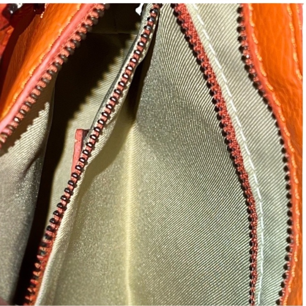 Viola Castellani Orange Leather Crossbody Bag - Picture 10 of 11